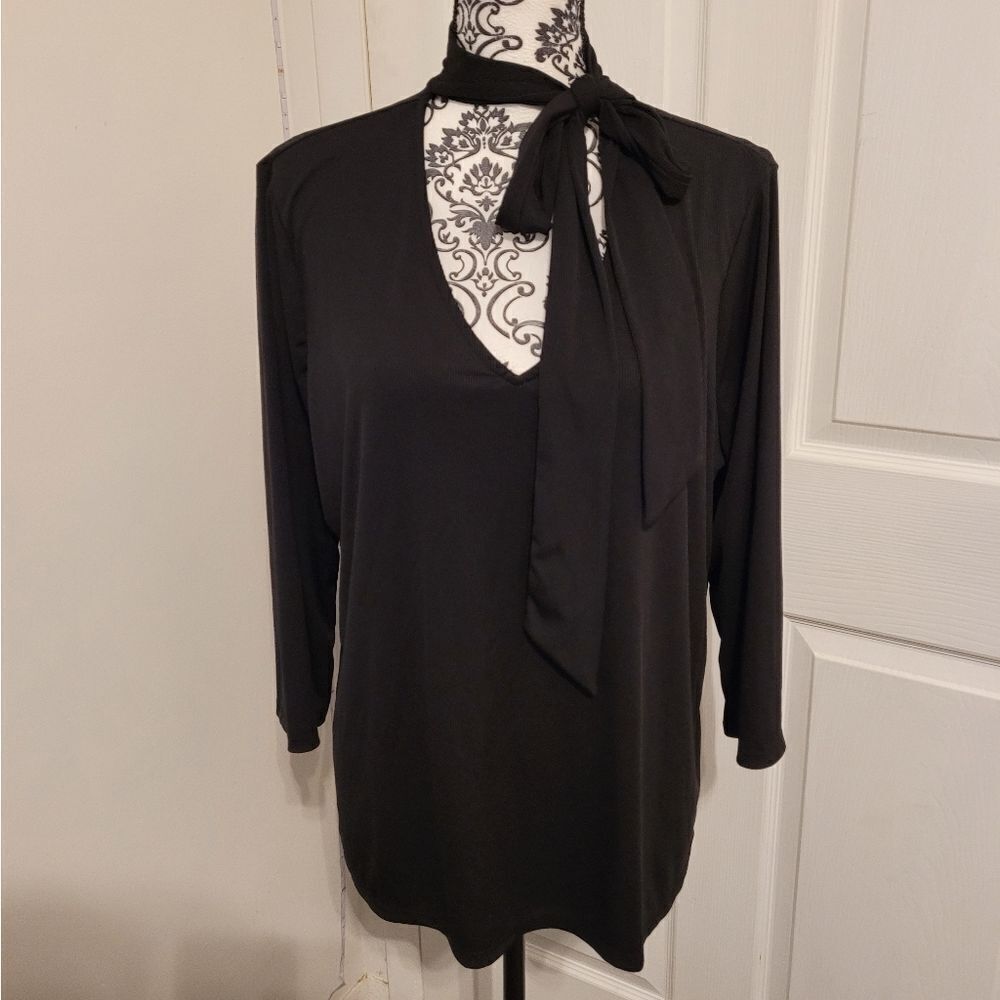 Black tie neck classy top‎